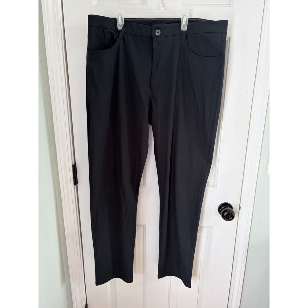 NWOT Vuori Mens Black Slacks Chino Trousers Size 36 Inseam 30